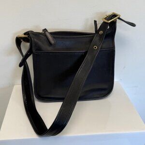 coach vintage bag black leather #9966 pre own AS IS